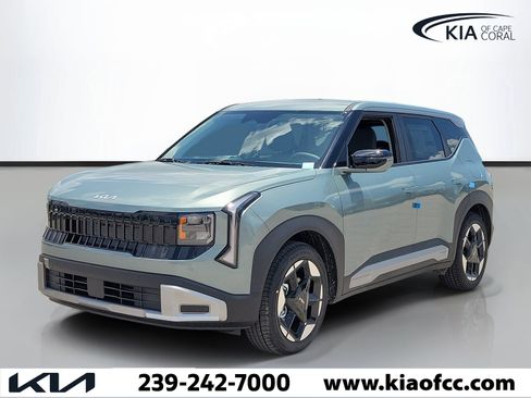 New 2027 Kia Seltos S FWD image 3