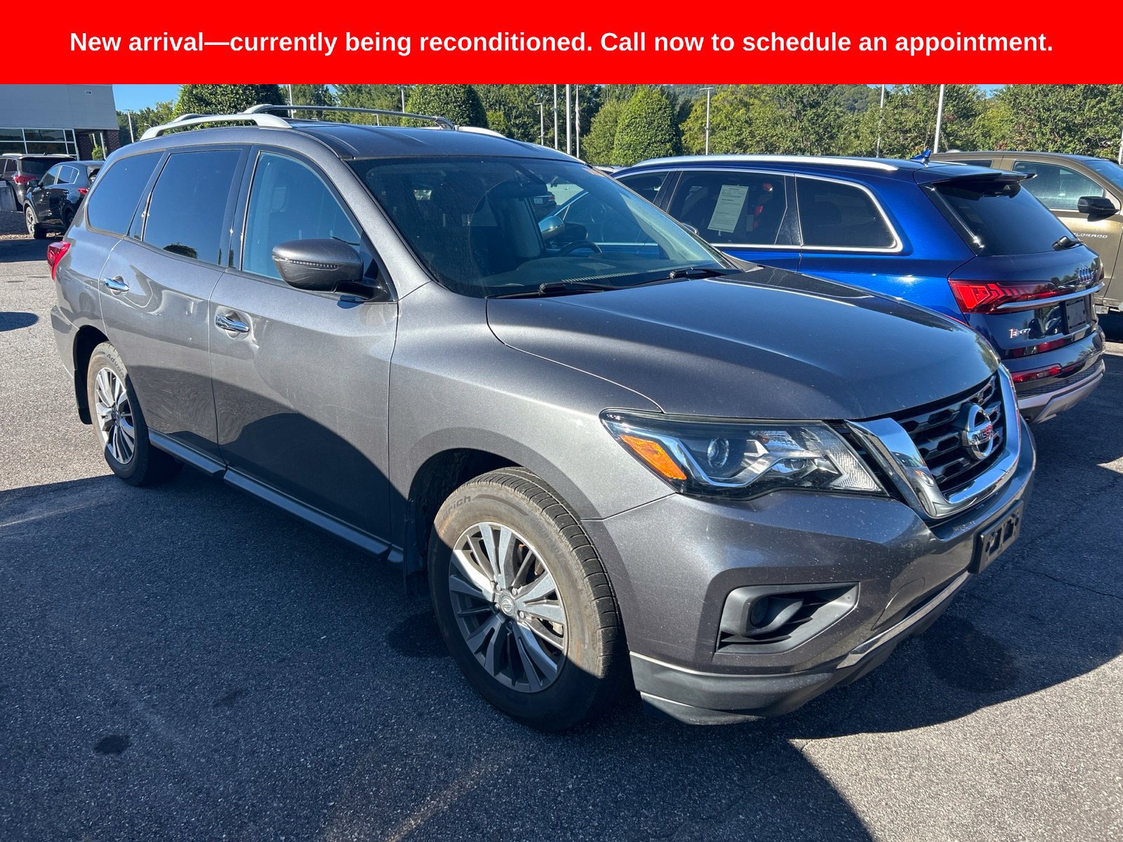 Used 2020 Nissan Pathfinder S AWD/4WD image 3