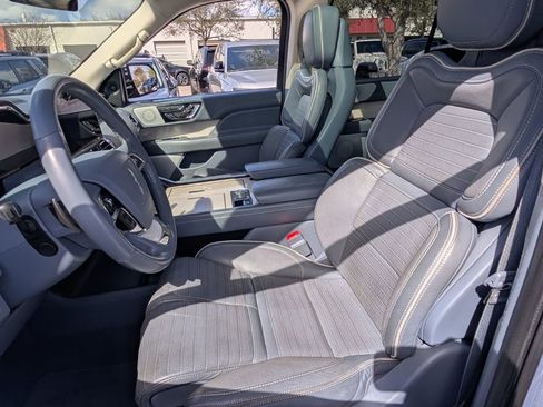 Used 2018 Lincoln Navigator Black Label image 11