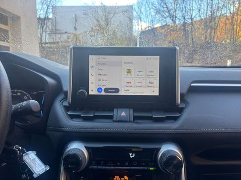 Used 2025 Toyota RAV4 LE image 18