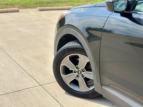 Used 2016 Hyundai Santa Fe SE AWD/4WD image 9