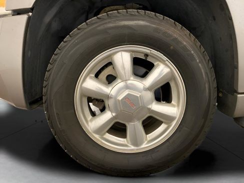 Used 2005 GMC Envoy SLT image 19