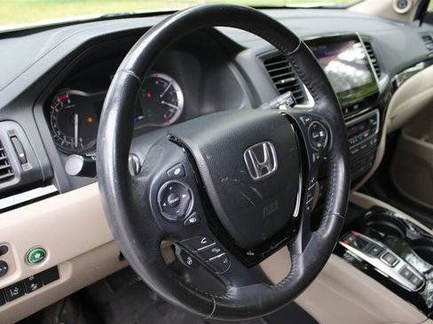Used 2018 Honda Pilot Elite image 19