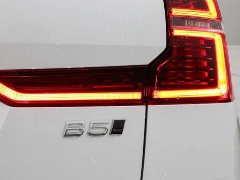 New 2026 Volvo XC60 B5 Core AWD/4WD image 32