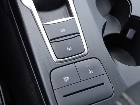 Certified 2022 Ford Escape SE w/ SE Sport Appearance Package FWD image 25