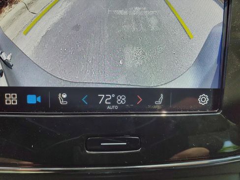 New 2025 Volvo XC40 B5 Core w/ Protection Package Premier image 17