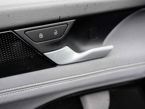 New 2026 Volkswagen Tiguan SE R-Line image 14