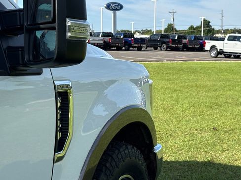 Used 2018 Ford F250 Lariat w/ Lariat Value Package RWD image 50