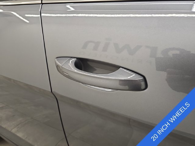 Used 2025 Volkswagen Atlas SE AWD/4WD image 8