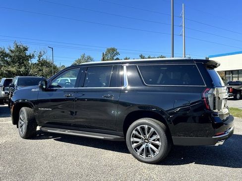 New 2026 Chevrolet Suburban High Country image 29