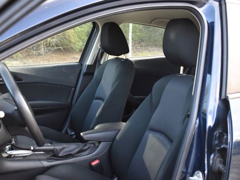 Used 2016 MAZDA MAZDA3 i Sport image 3