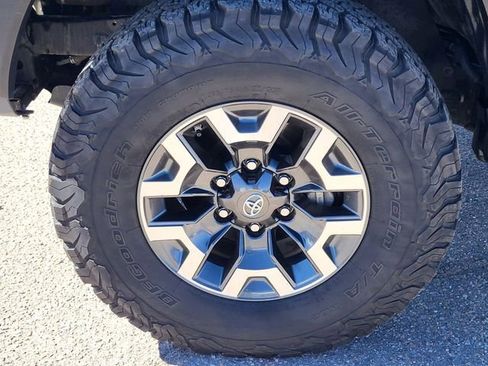 Used 2019 Toyota Tacoma TRD Off-Road image 7
