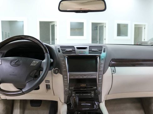 Used 2008 Lexus LS 460 L w/ Preferred Accessory Pkg RWD image 91