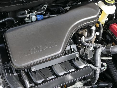 Used 2018 Nissan Rogue Sport SL w/ SL Premium Package FWD image 29