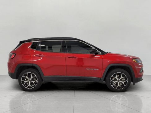 Used 2025 Jeep Compass Limited AWD/4WD image 12