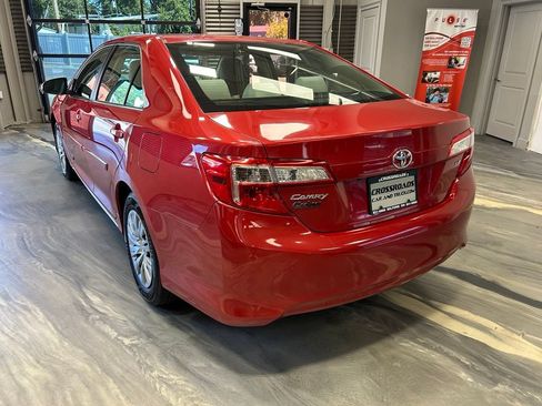 Used 2014 Toyota Camry LE FWD image 29