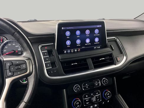 Used 2021 Chevrolet Tahoe Z71 w/ Luxury Package AWD/4WD image 7