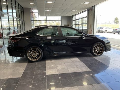 Used 2024 Toyota Camry SE image 6