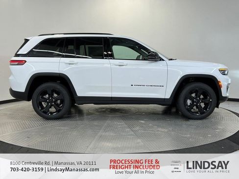 New 2025 Jeep Grand Cherokee Limited w/ Luxury Tech Group II image 3