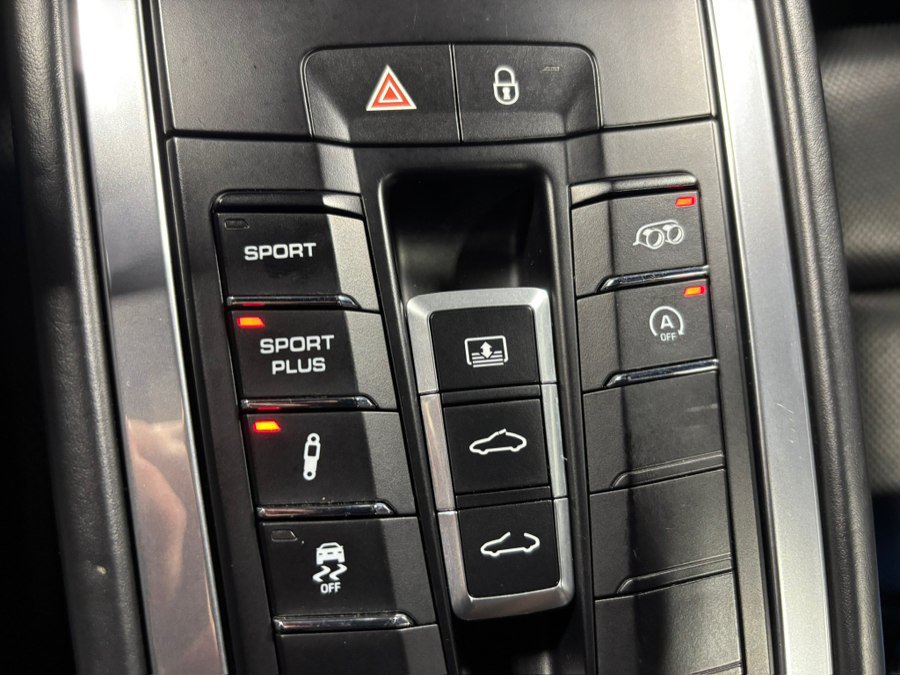 Used 2013 Porsche 911 Carrera 4S w/ Bose Audio Pkg AWD/4WD image 21