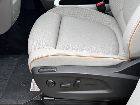 New 2025 Volkswagen ID. Buzz Pro S Plus image 17