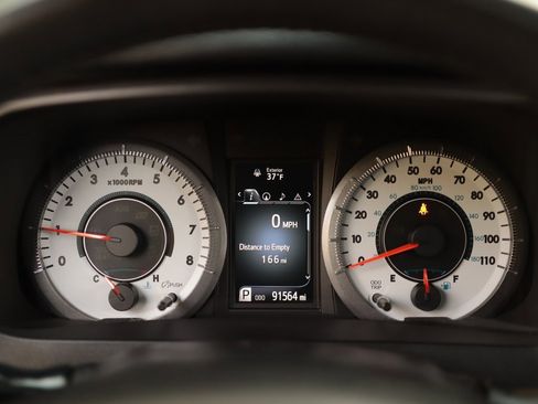 Used 2017 Toyota Sienna SE image 11