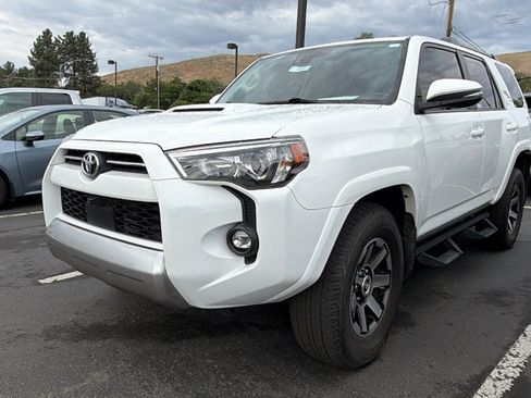Used 2023 Toyota 4Runner TRD Off-Road Premium w/ Off Road Premium Plus Package AWD/4WD image 4