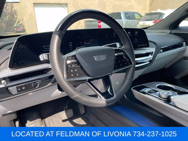 Used 2024 Cadillac Lyriq Luxury w/ LPO, Floor Liner Package AWD/4WD image 7