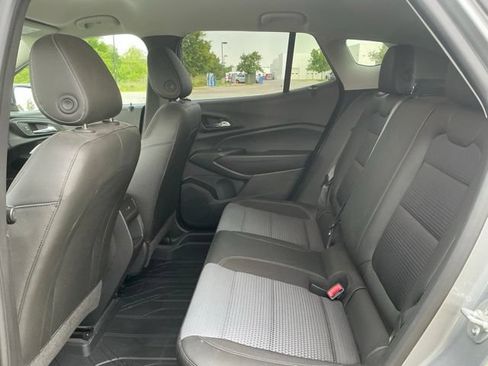Used 2025 Chevrolet Trax LT w/ Driver Confidence Package FWD image 33