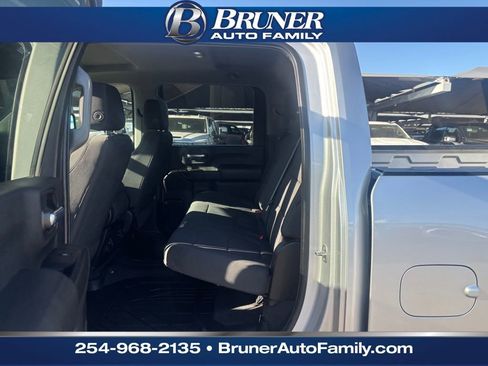 Used 2022 Chevrolet Silverado 2500 Custom w/ Custom Value Package image 14