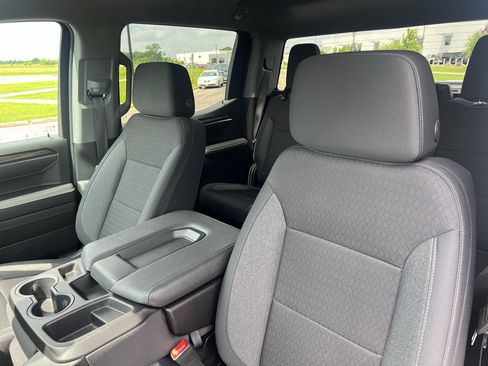 Used 2024 Chevrolet Silverado 1500 LT AWD/4WD image 16