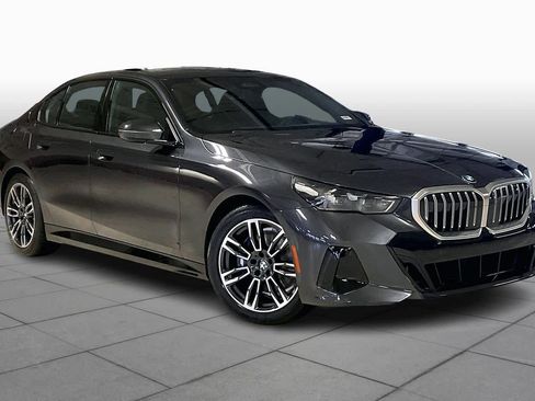 New 2026 BMW 530i 530i w/ M Sport Package image 2