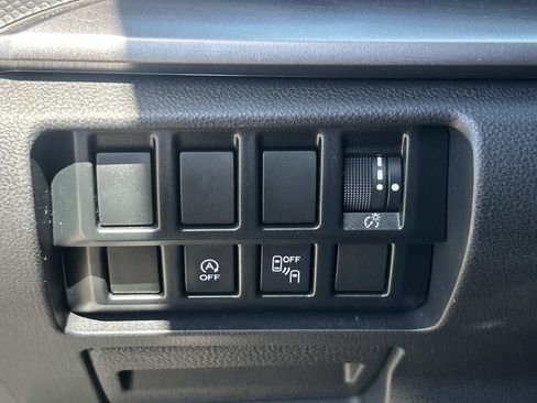 Used 2020 Subaru Forester Premium image 14