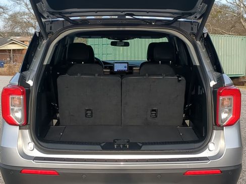 Certified 2022 Ford Explorer Limited w/ Equipment Group 301A image 11