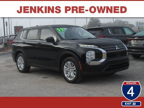 Used 2022 Mitsubishi Outlander ES image 1