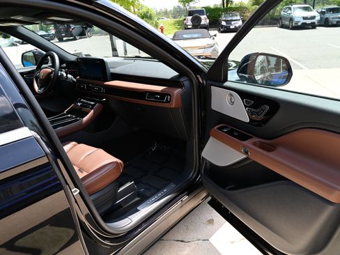 Used 2026 Lincoln Aviator Reserve AWD/4WD image 55