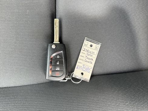 Used 2024 Toyota Corolla LE FWD image 29