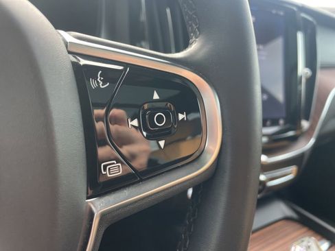 Certified 2023 Volvo XC60 B5 Ultimate w/ Climate Package image 41