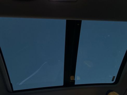 Used 2019 Volkswagen Tiguan SE w/ Panoramic Sunroof Package image 22