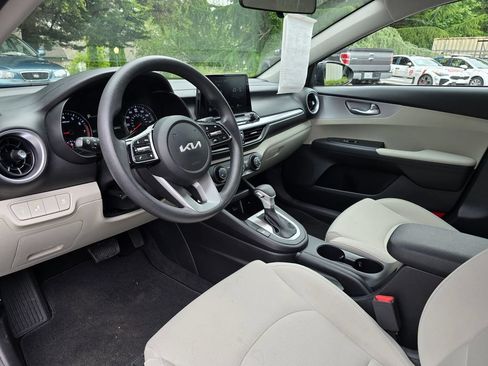 Certified 2023 Kia Forte LXS w/ LXS Technology Package FWD image 11