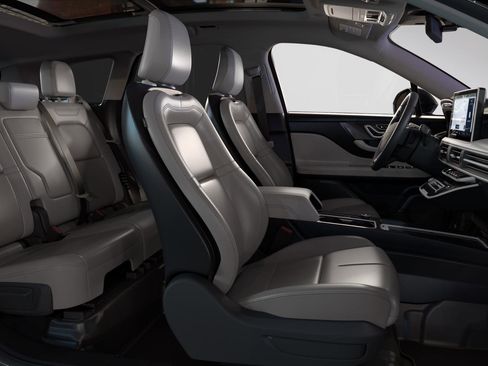 New 2026 Lincoln Corsair Premiere image 6