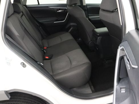 Used 2025 Toyota RAV4 XLE FWD image 34