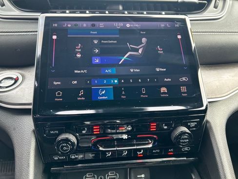 Used 2024 Jeep Grand Cherokee L Limited image 43