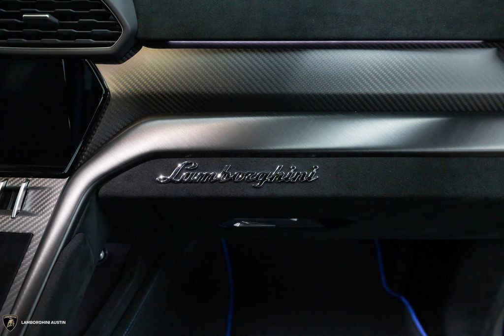 Used 2024 Lamborghini Urus Performante AWD/4WD image 45