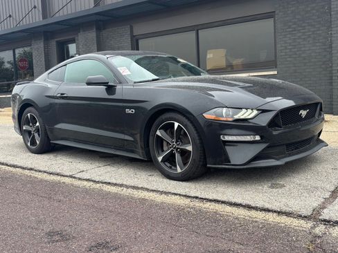 Used 2018 Ford Mustang GT w/ Equipment Group 301A RWD image 3
