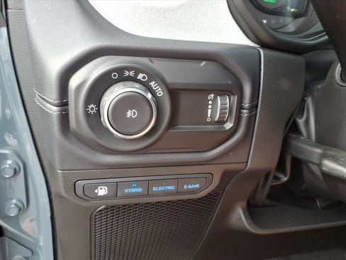 Certified 2025 Jeep Wrangler Unlimited Sahara AWD/4WD image 14