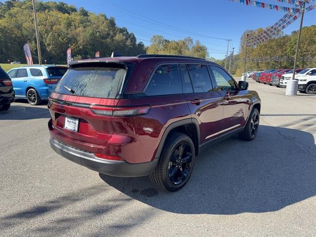 Used 2026 Jeep Grand Cherokee Limited w/ Limited Altitude Package AWD/4WD image 5