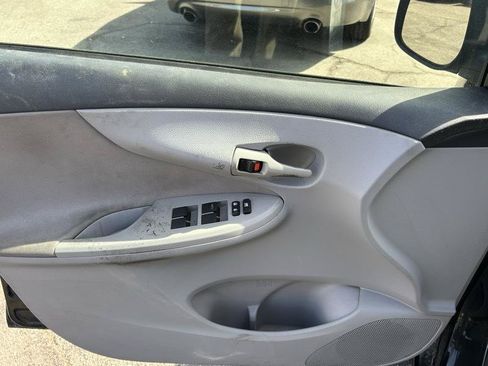 Used 2013 Toyota Corolla L FWD image 7