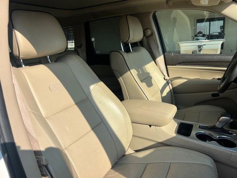 Used 2016 Jeep Grand Cherokee Overland image 23