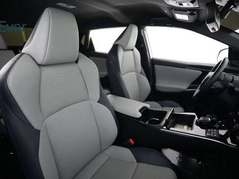 Used 2023 Subaru Solterra AWD image 23